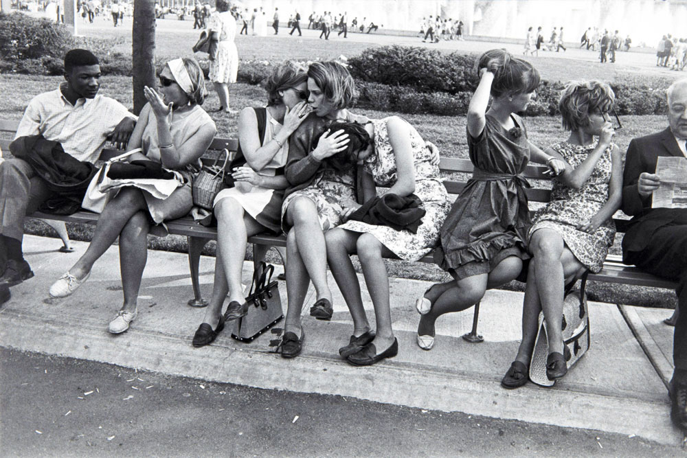 Garry Winogrand, World's Fair 1964 (masters-of-photography.com) - Street Photography