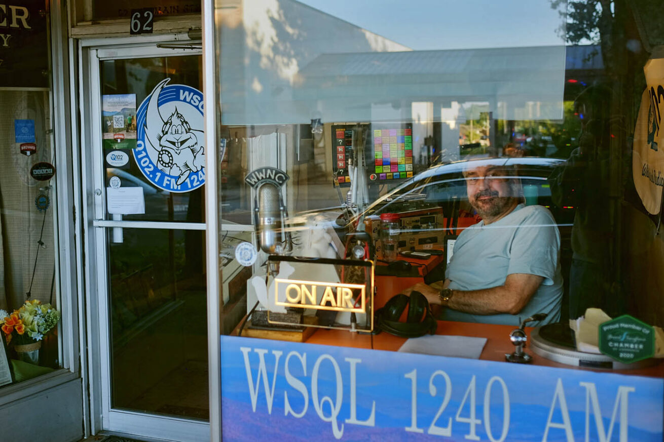 DJ1240AM-w-